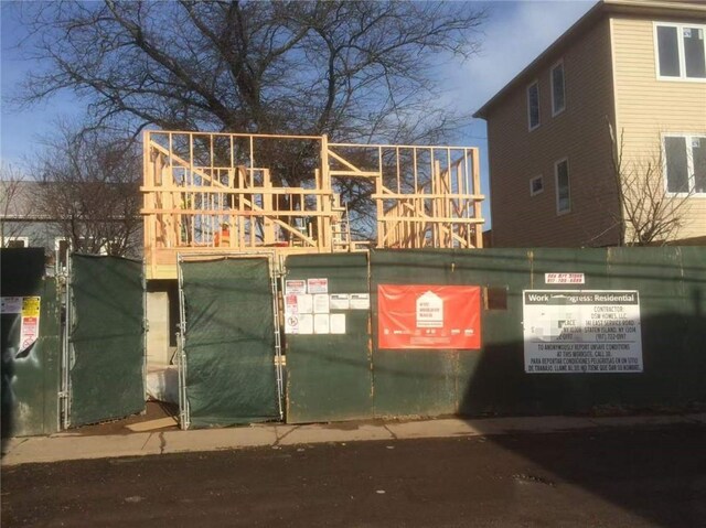 47 Center Pl, Staten Island, NY 10306 - view of building exterior