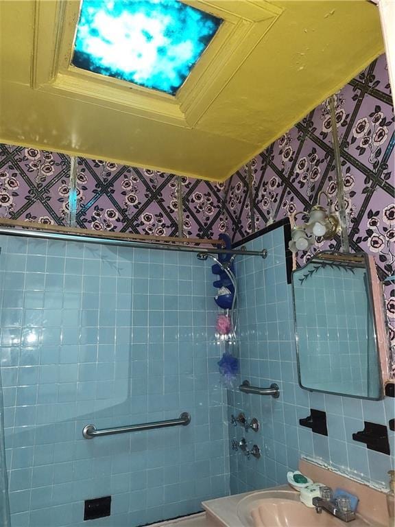324 E 26th St, Brooklyn, NY 11226 - bathroom with a sink