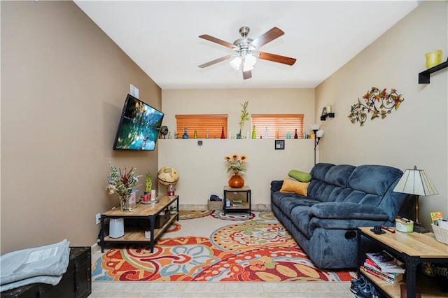 237 Swinnerton St, Staten Island, NY 10307 - tiled living area with a ceiling fan