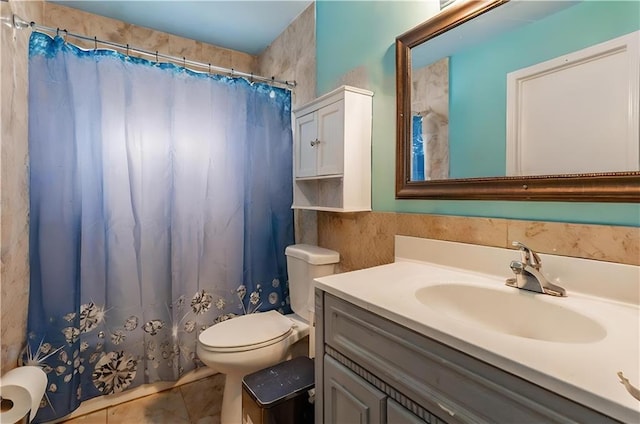 27 Bascom Pl, Staten Island, NY 10314 - bathroom featuring toilet, vanity, a shower with shower curtain, and tile patterned flooring