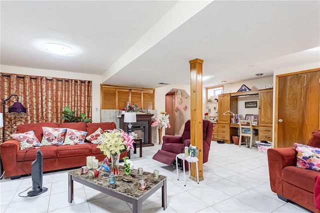 27 Bascom Pl, Staten Island, NY 10314 - living room featuring light tile patterned floors