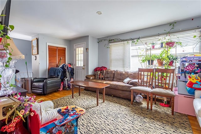 27 Bascom Pl, Staten Island, NY 10314 - living area featuring wood finished floors