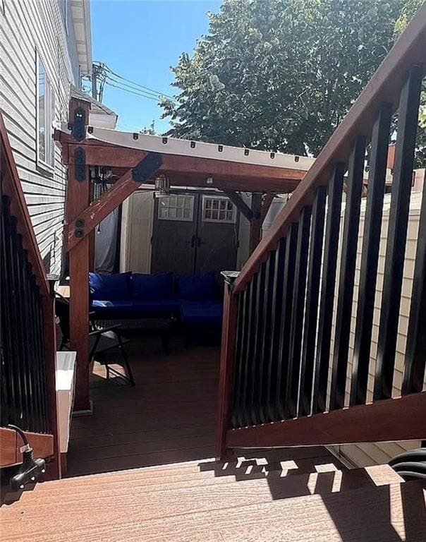 2054 Richomond Ave, New Springville, NY 10314 - view of wooden deck