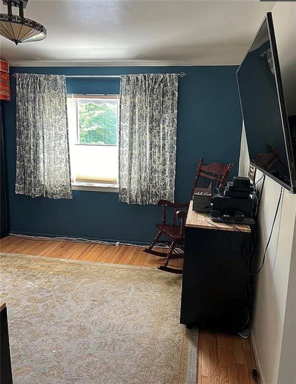 2054 Richomond Ave, New Springville, NY 10314 - sitting room featuring wood finished floors