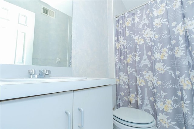 88 Jumel St, Staten Island, NY 10308 - bathroom featuring vanity and a shower with curtain