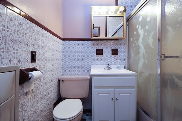 8669 15th Ave, Brooklyn, NY 11228 - full bathroom featuring vanity and tile walls
