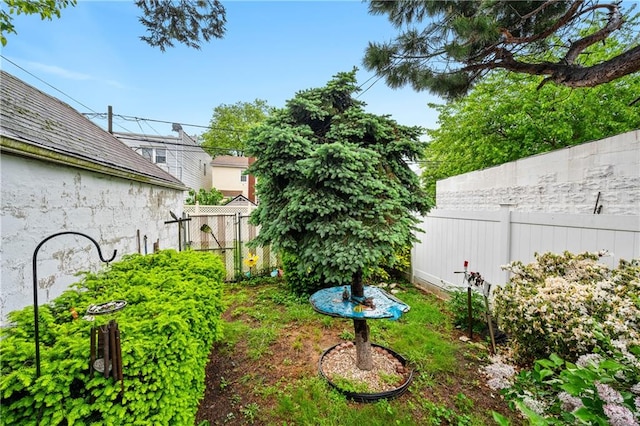 1640 W 1st St, Brooklyn, NY 11223 - view of yard