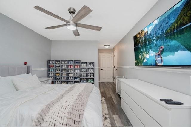 400 Maryland Ave Unit 2D, Staten Island, NY 10305 - bedroom with wood finished floors and ceiling fan