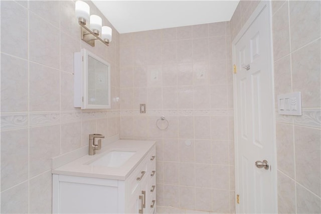 5 Haywood St, Staten Island, NY 10307 - bathroom featuring tile walls and vanity