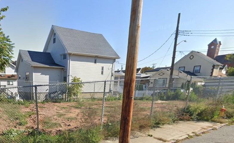 17 Coonley Ct, Staten Island, NY 10303