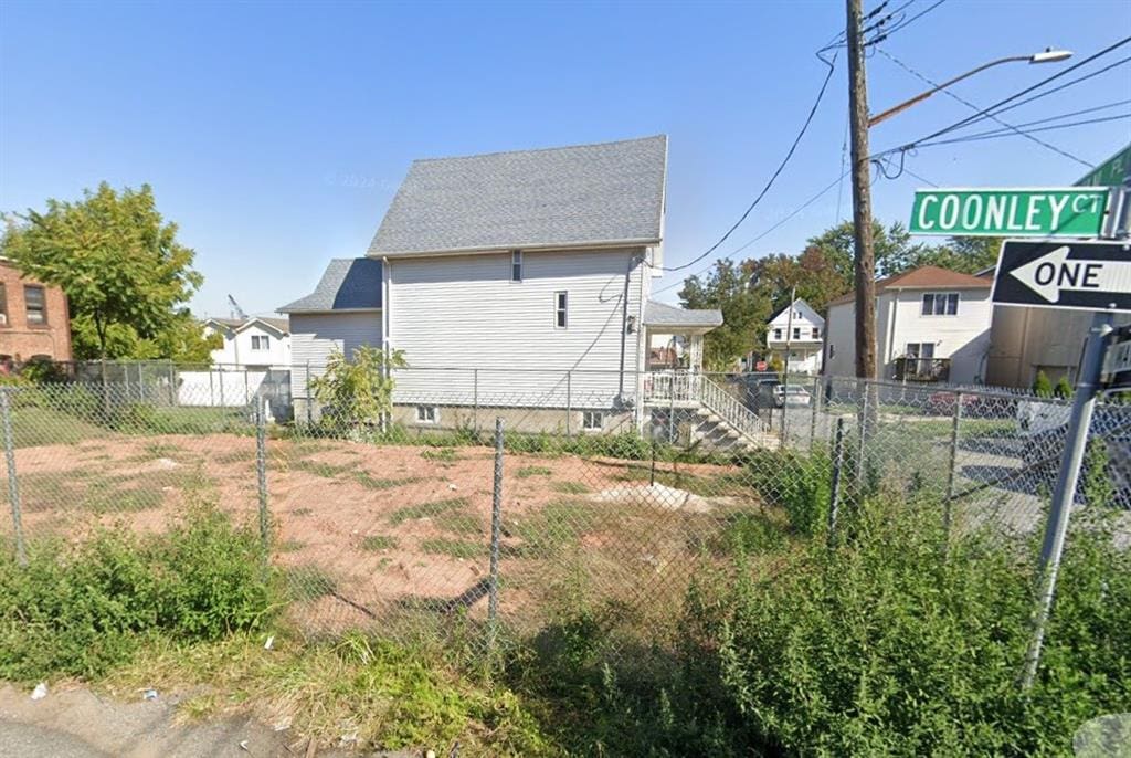 17 Coonley Ct, Staten Island, NY 10303