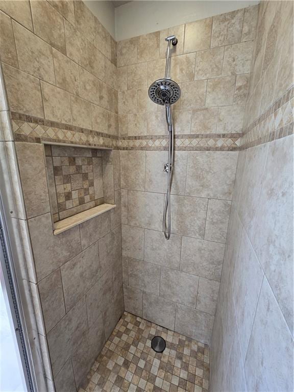 61 Avon Ln, Staten Island, NY 10314 - full bathroom featuring tiled shower