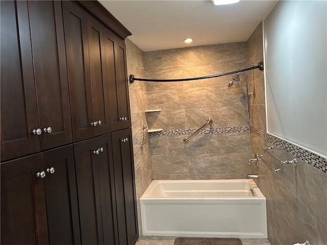 30 Regis Dr Unit 76, Staten Island, NY 10314 - bathroom featuring tile walls and bathing tub / shower combination