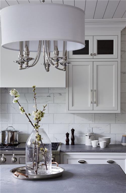 274 S Railroad St, Staten Island, NY 10312 - bar area with a chandelier and tasteful backsplash