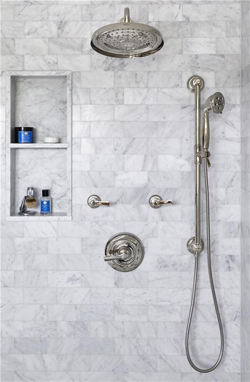 274 S Railroad St, Staten Island, NY 10312 - bathroom featuring tiled shower