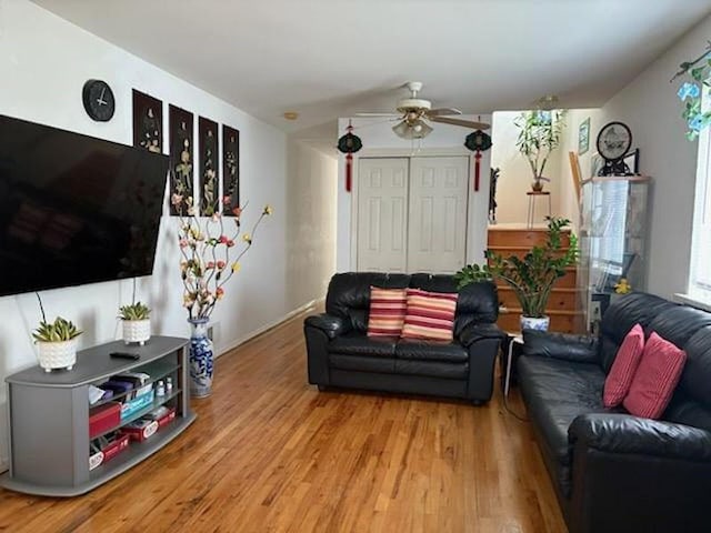 30 Winegar Ln, Staten Island, NY 10310 - living area with light wood finished floors and a ceiling fan