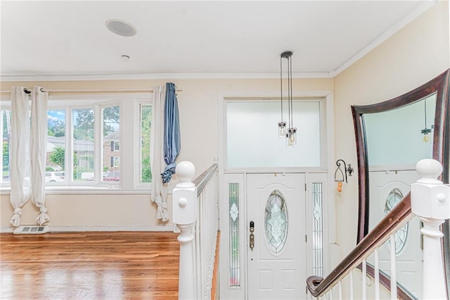 161 Ravenhurst Ave, Staten Island, NY 10310 - foyer entrance with wood finished floors and crown molding