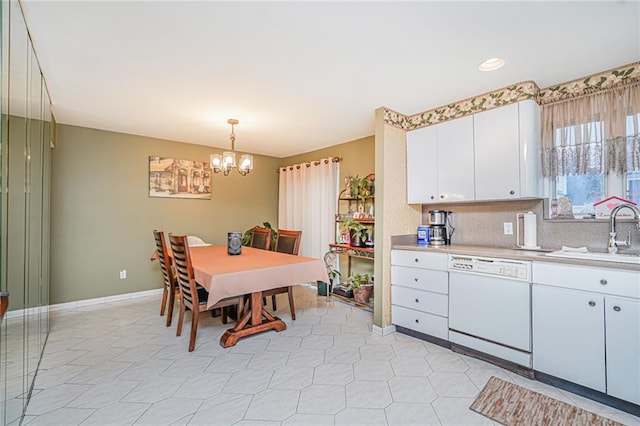 443 Ridgewood Ave, Staten Island, NY 10312 - dining room featuring a chandelier and recessed lighting