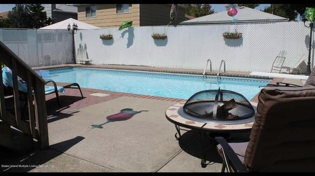 731 Stafford Ave, Staten Island, NY 10309 - view of pool with a fenced backyard and a patio area