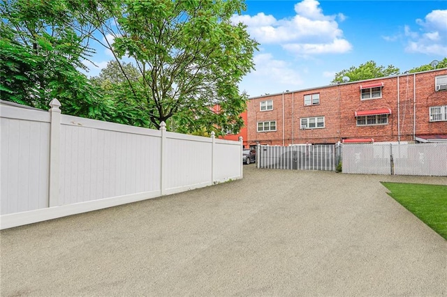 590 E 83rd St, Brooklyn, NY 11236 - view of yard