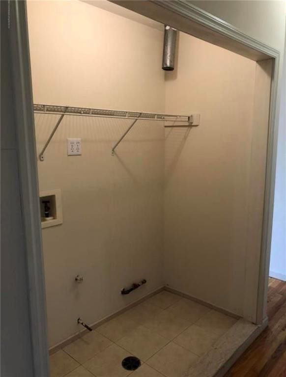 134 S Ave, Staten Island, NY 10303 - washroom featuring hookup for a washing machine and baseboards