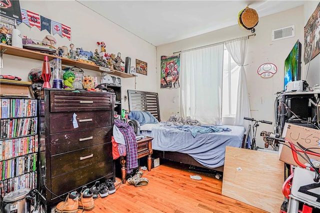 134 S Ave, Staten Island, NY 10303 - bedroom featuring wood finished floors