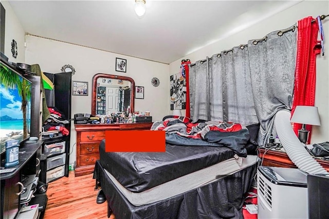 134 S Ave, Staten Island, NY 10303 - bedroom featuring wood finished floors