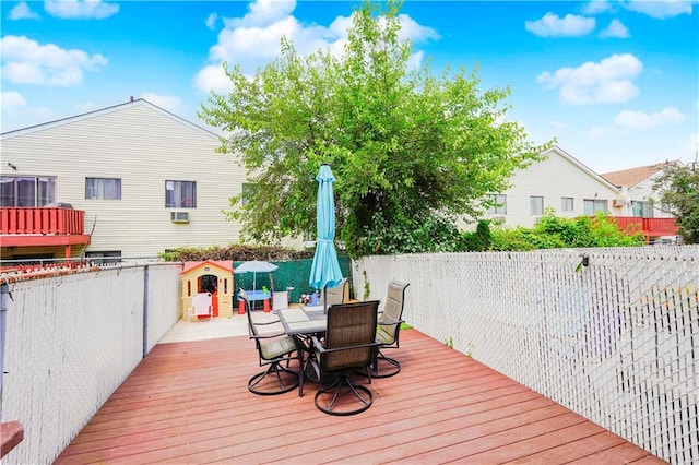 172 Rosedale Ave, Staten Island, NY 10312 - wooden terrace featuring outdoor dining space