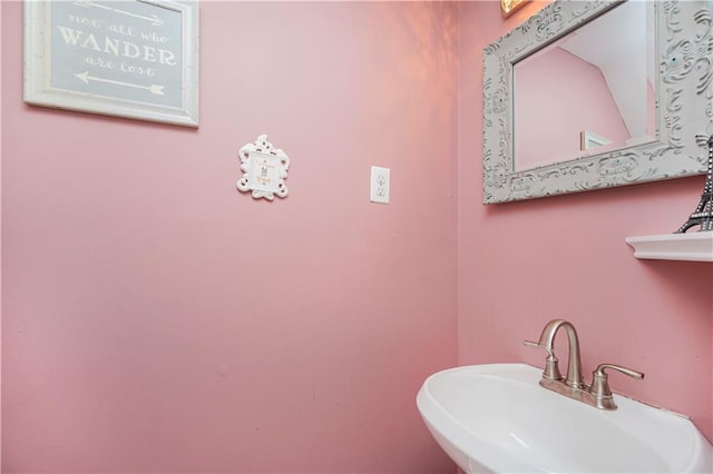 172 Rosedale Ave, Staten Island, NY 10312 - bathroom featuring a sink