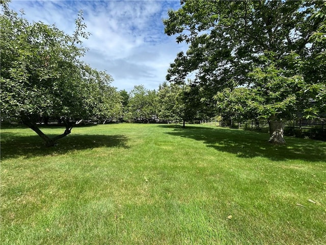 5770 Bergen Ave, New York, NY 11952