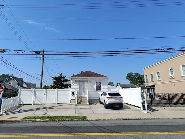 268 Nelson Ave, Staten Island, NY 10308 - view of front of home featuring a gate