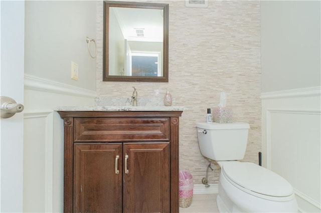37 Quail Ln, Staten Island, NY 10309 - bathroom featuring vanity and toilet