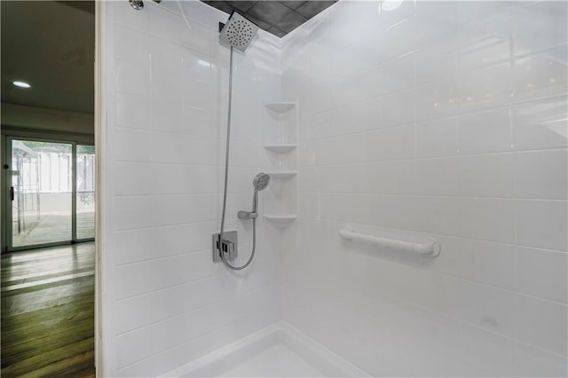 211 Dover Grn, Staten Island, NY 10312 - bathroom with a tile shower