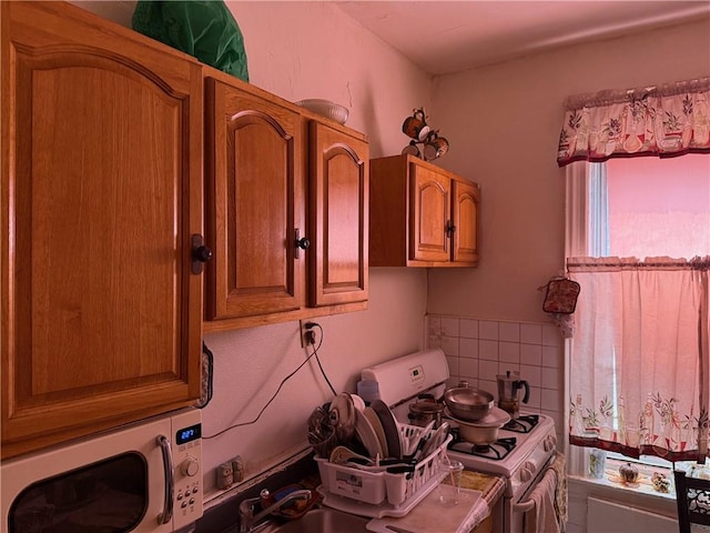 582 Williams Ave, Brooklyn, NY 11207 - view of laundry area