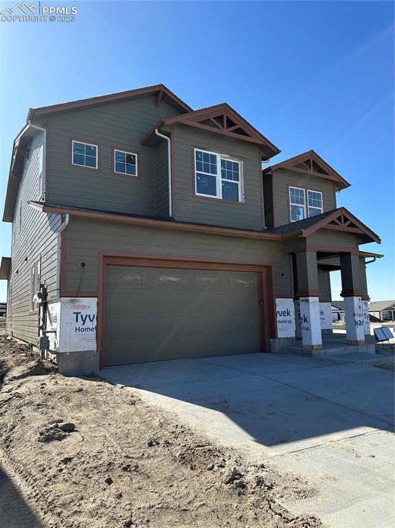 view of front facade with a garage