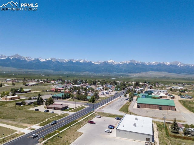 bird's eye view with a mountain view