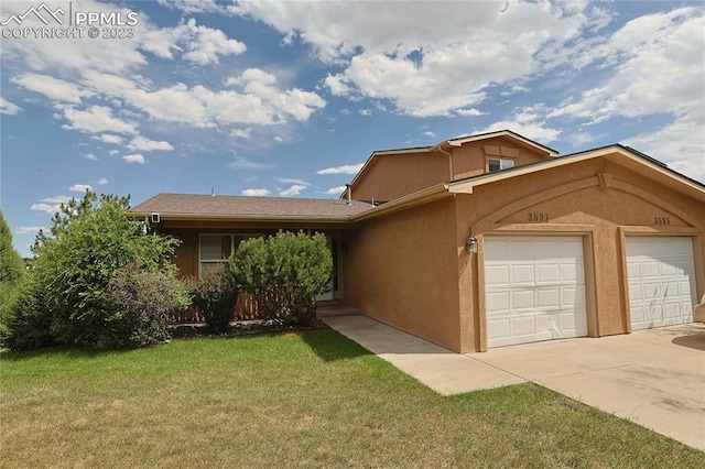 view of front of house with a front lawn