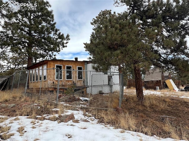 view of front of property