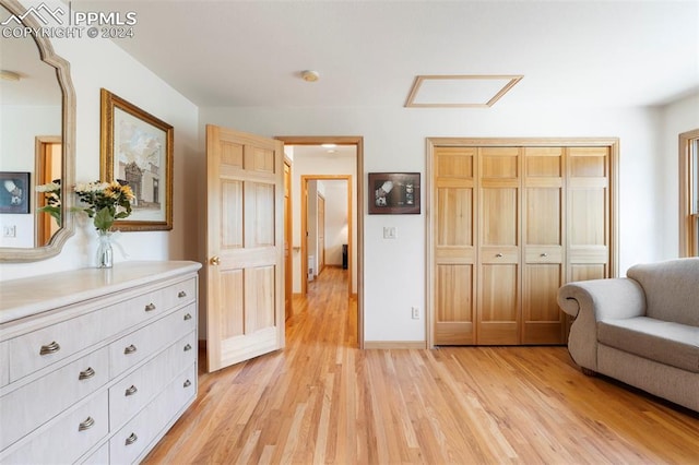 living area with light wood-type flooring