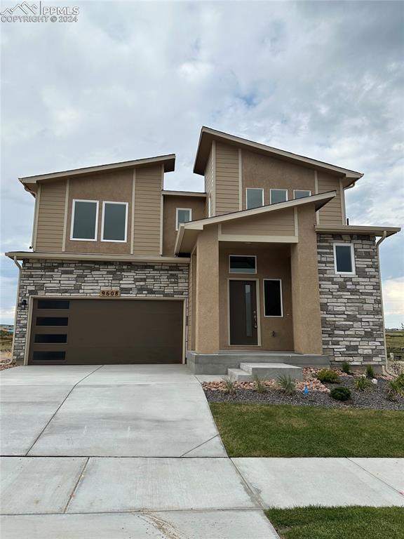 view of front of home featuring a garage