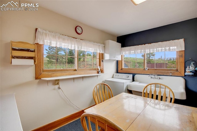 dining space with washer / dryer