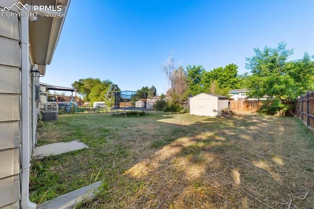 view of yard featuring a trampoline