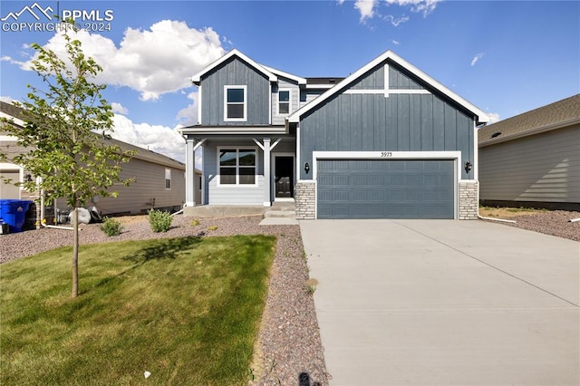 view of front of house with a front yard