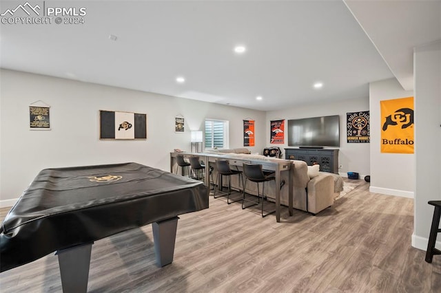 playroom with pool table and hardwood / wood-style flooring