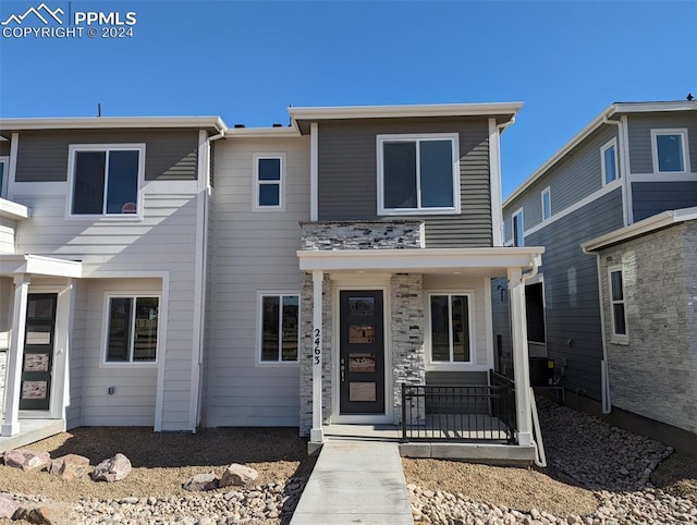 view of front of home with a front lawn