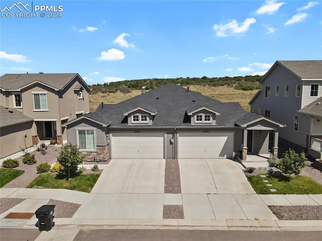 view of front property featuring a garage