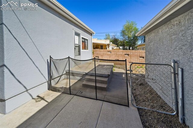 view of yard with a patio