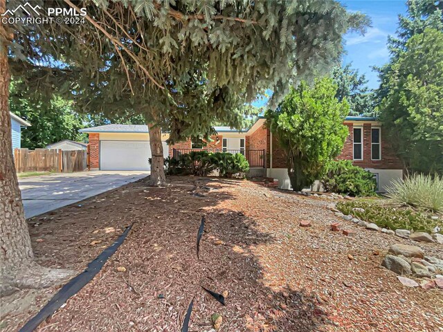 view of front of house featuring a garage