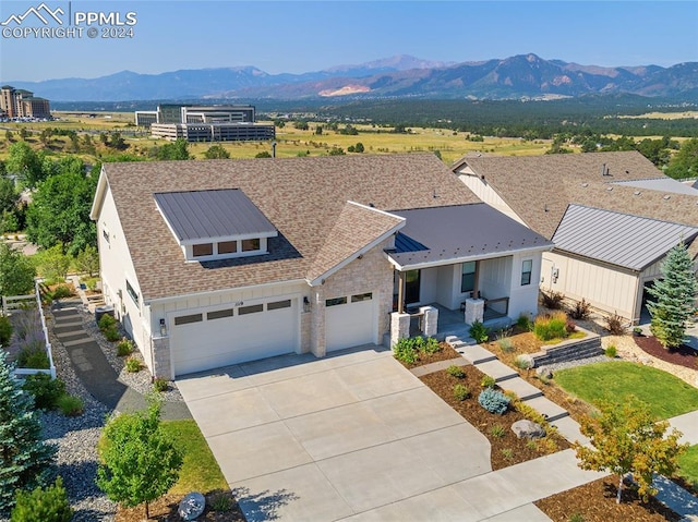 single story home featuring a mountain view