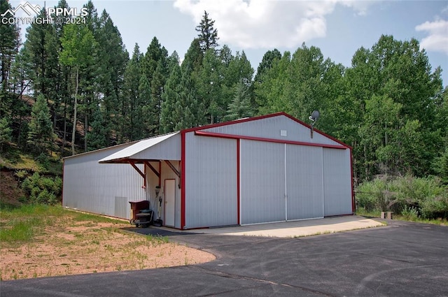 view of outdoor structure